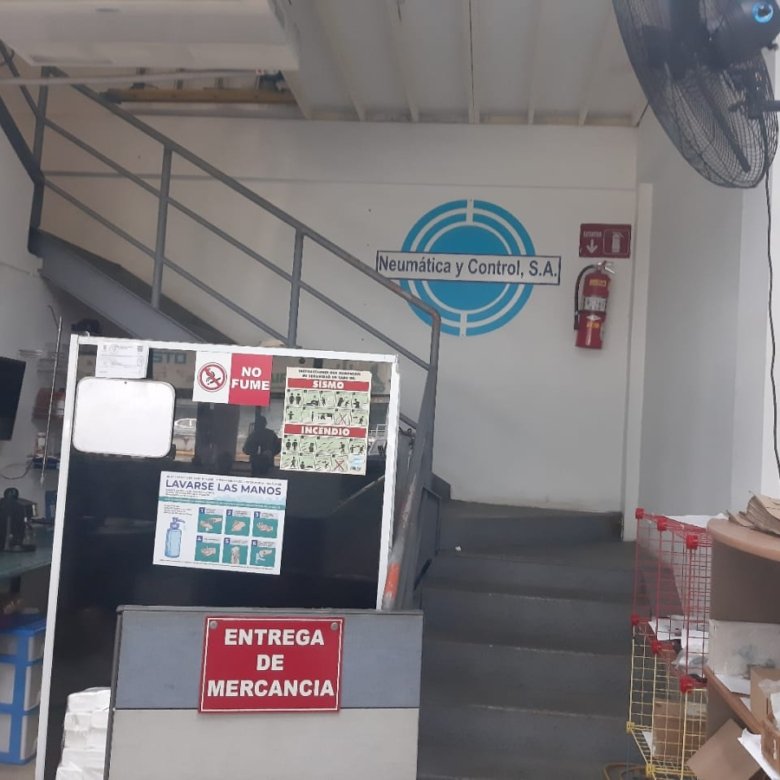 Posicione Su Negocio – Tumba Muerto: Planta Baja, Plaza con Seguridad 24hrs