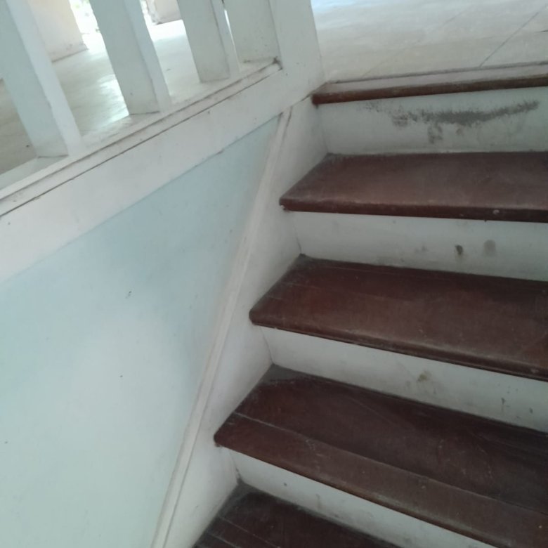 En La Falda del Cerro Ancon, con Seguridad 24/7: Casa Adosada, 3 Niveles, Bosque