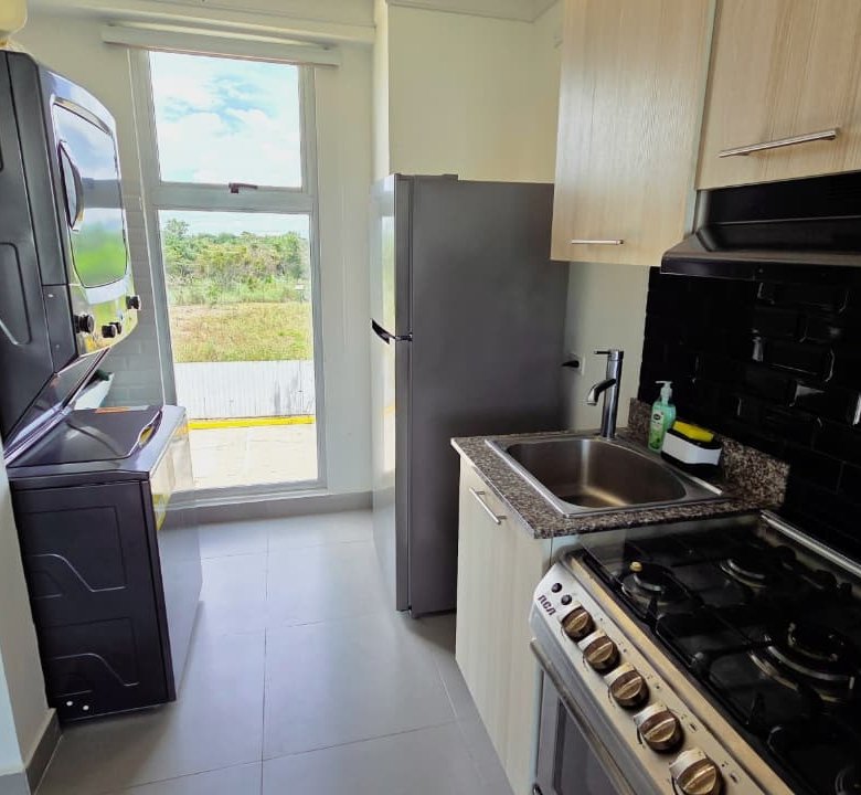 Apartamento de Playa Punta Barco: Amoblado, cercano a frente de playa