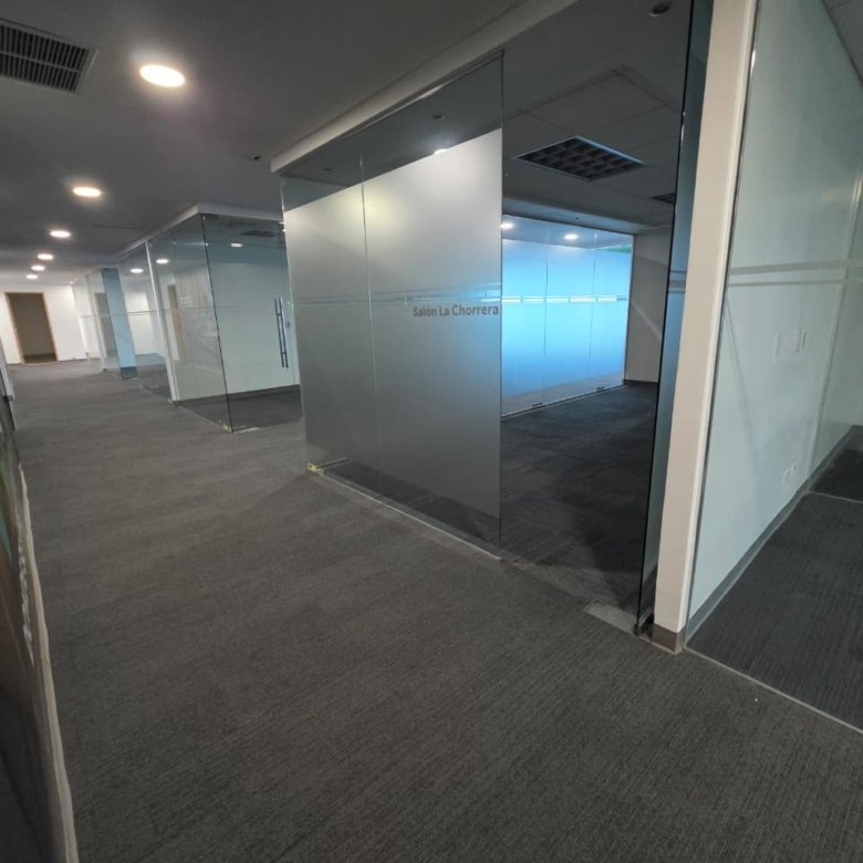 COSTA DEL ESTE – TORRE COMERCIAL PREMIUM: OFICINA DE 1480M2 ALQUILADA