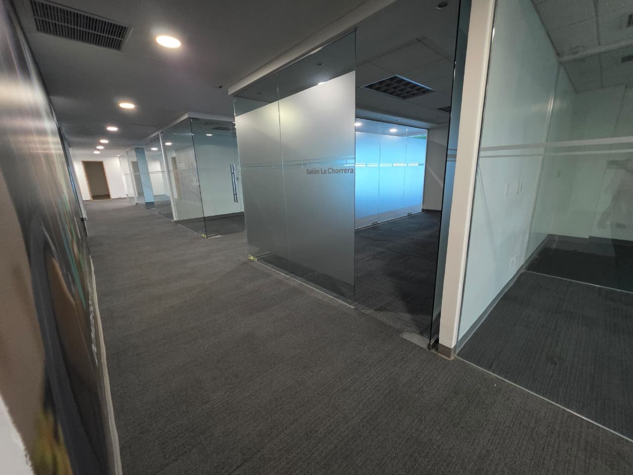 COSTA DEL ESTE – TORRE COMERCIAL PREMIUM: OFICINA DE 1480M2 ALQUILADA