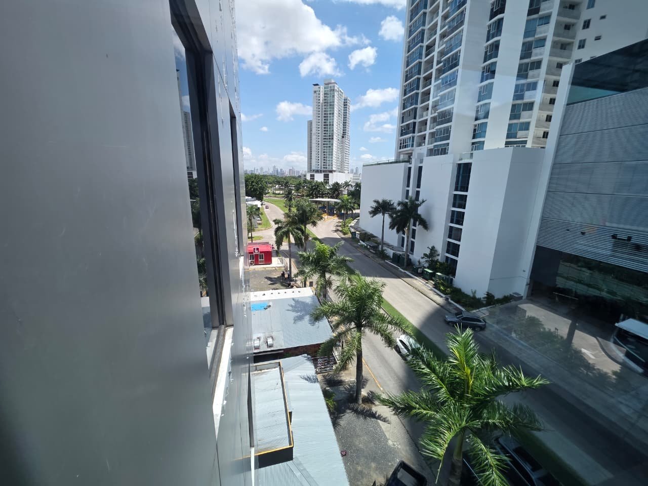 COSTA DEL ESTE – TORRE COMERCIAL PREMIUM: OFICINA DE 1480M2 ALQUILADA