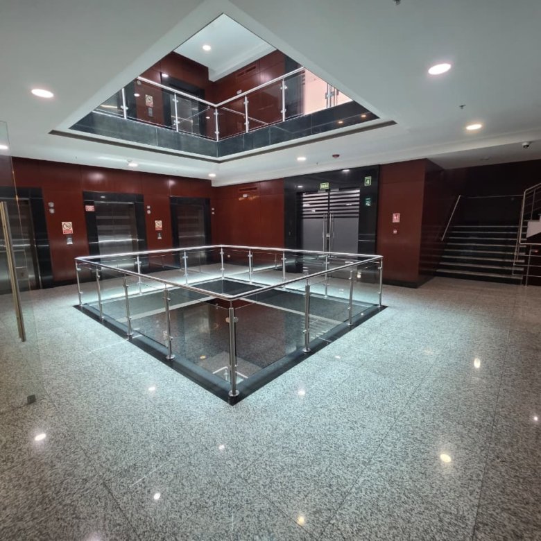 COSTA DEL ESTE – TORRE COMERCIAL PREMIUM: OFICINA DE 1480M2 ALQUILADA