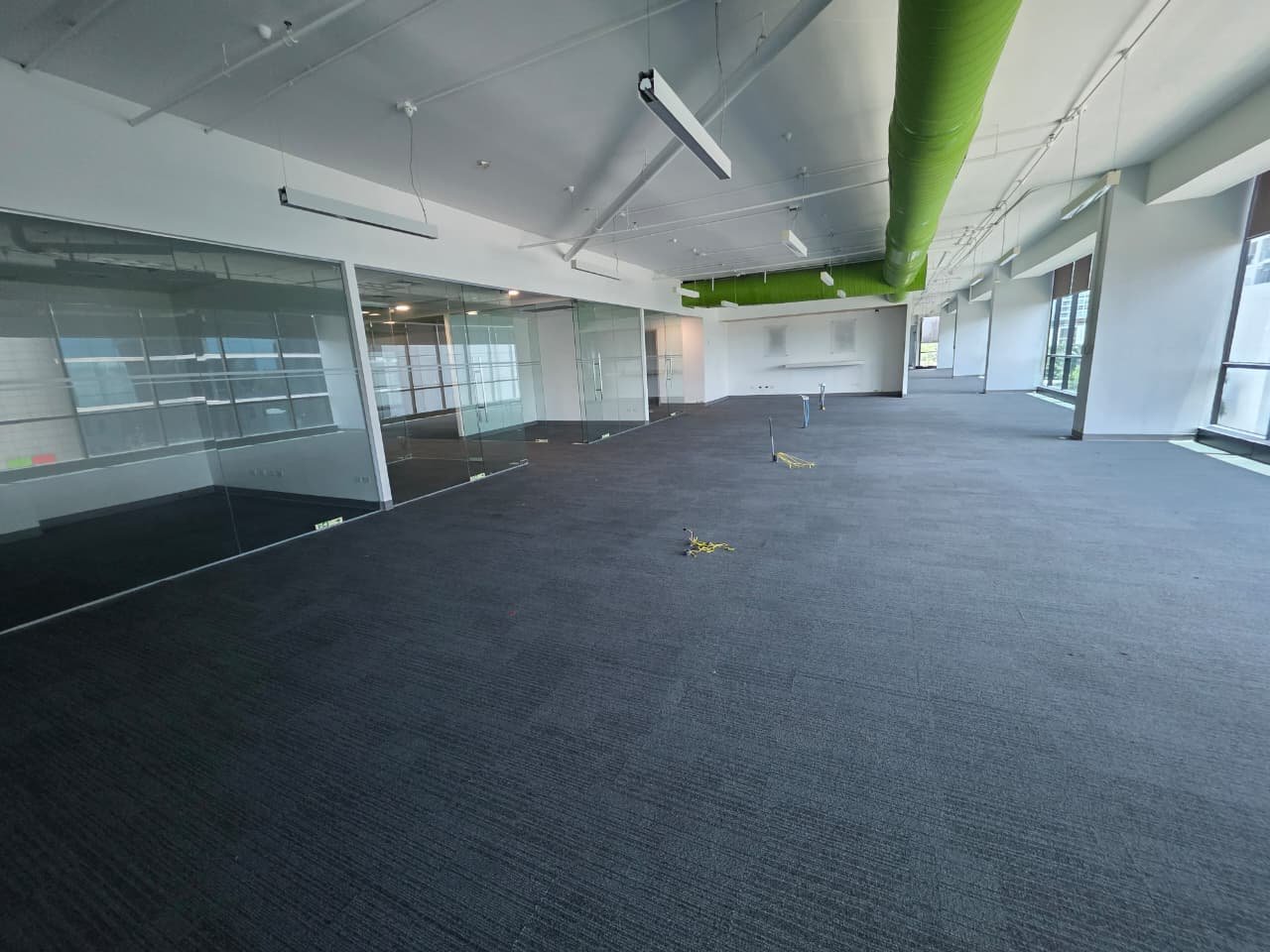 COSTA DEL ESTE – TORRE COMERCIAL PREMIUM: OFICINA DE 1480M2 ALQUILADA