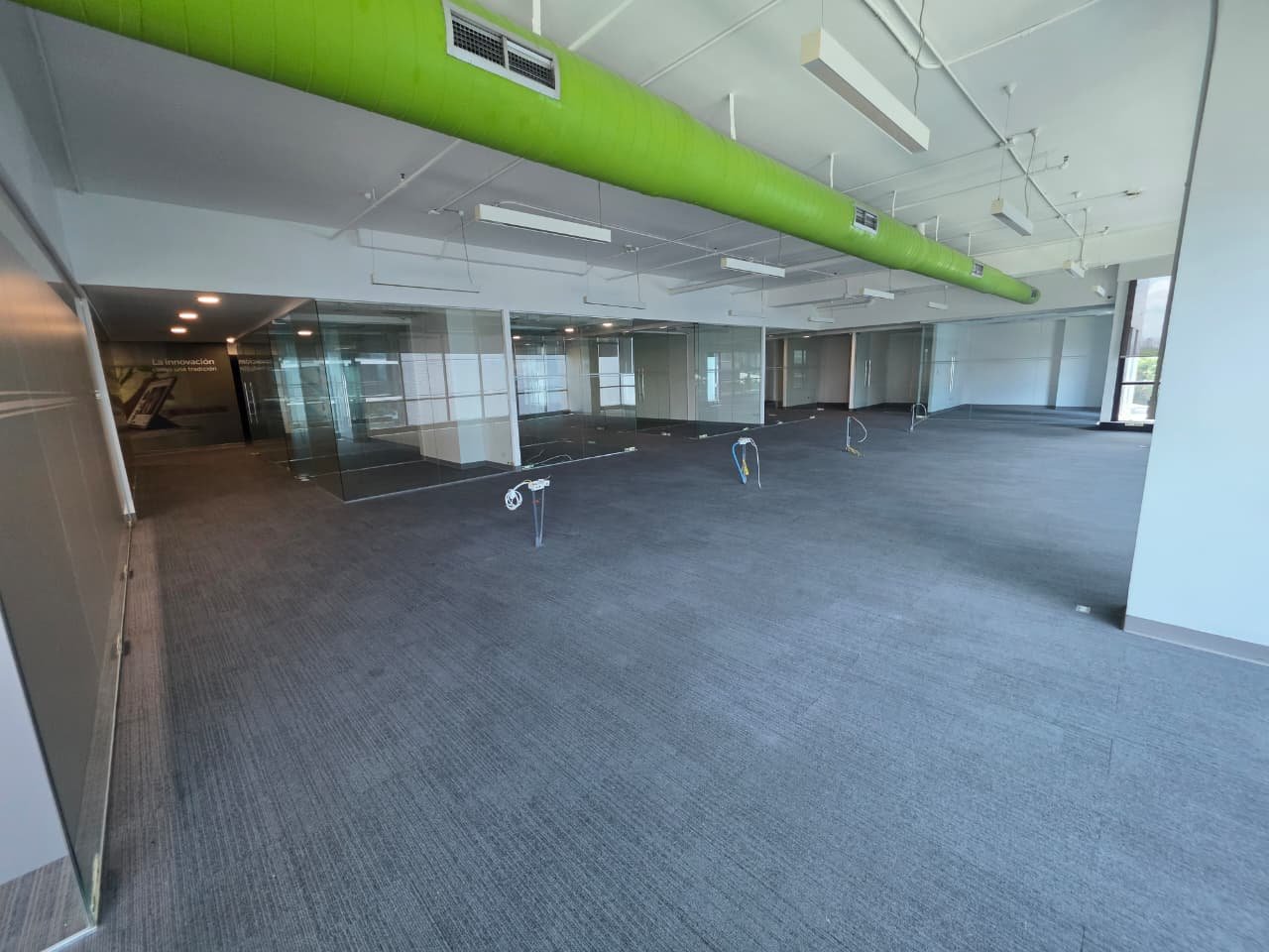 COSTA DEL ESTE – TORRE COMERCIAL PREMIUM: OFICINA DE 1480M2 ALQUILADA
