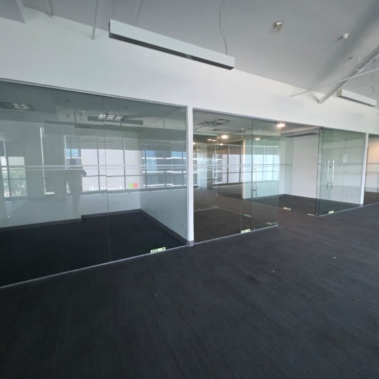 COSTA DEL ESTE – TORRE COMERCIAL PREMIUM: OFICINA DE 1480M2 ALQUILADA