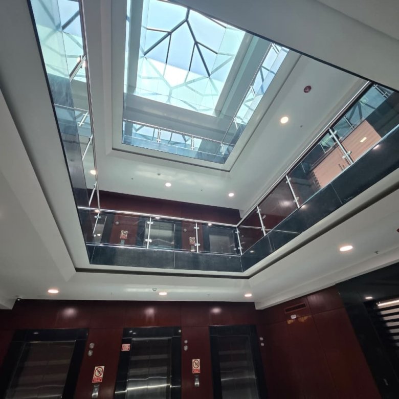 COSTA DEL ESTE – TORRE COMERCIAL PREMIUM: OFICINA DE 1480M2 ALQUILADA