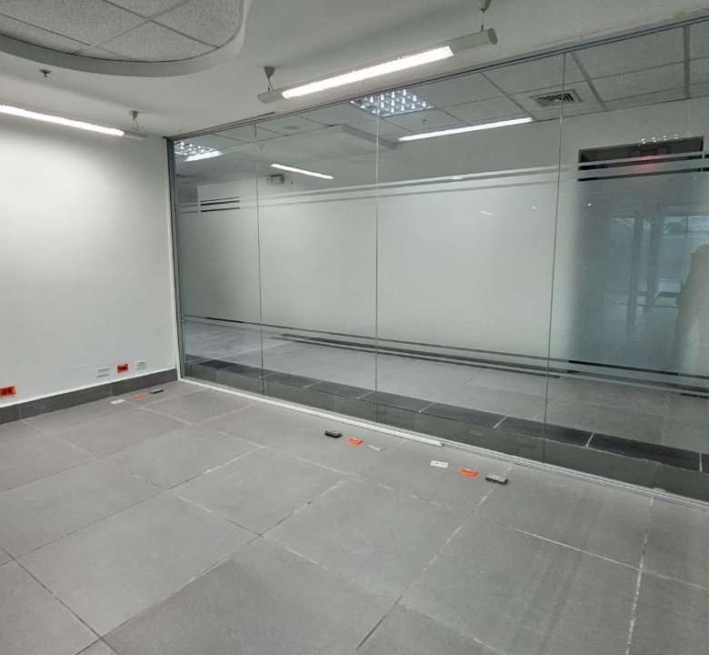 COSTA DEL ESTE – TORRE COMERCIAL PREMIUM: OFICINA DE 340M2 EN GRIS O TERMINADA