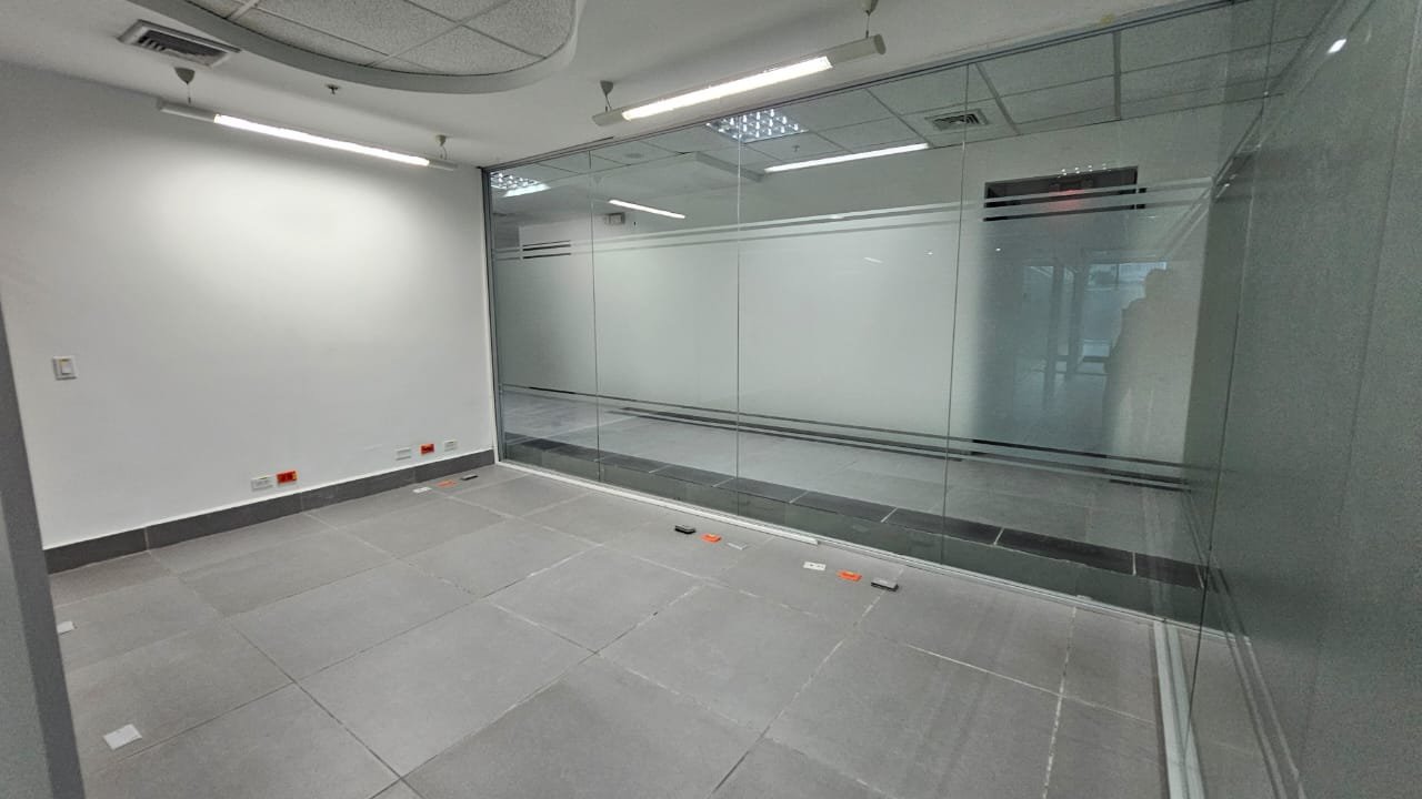 COSTA DEL ESTE – TORRE COMERCIAL PREMIUM: OFICINA DE 340M2 EN GRIS O TERMINADA