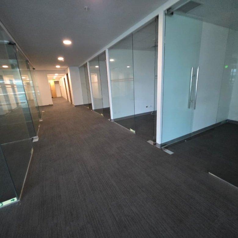 COSTA DEL ESTE – TORRE COMERCIAL PREMIUM: OFICINA DE 1480M2 ALQUILADA