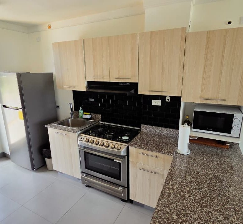 Apartamento de Playa Punta Barco: Amoblado, cercano a frente de playa