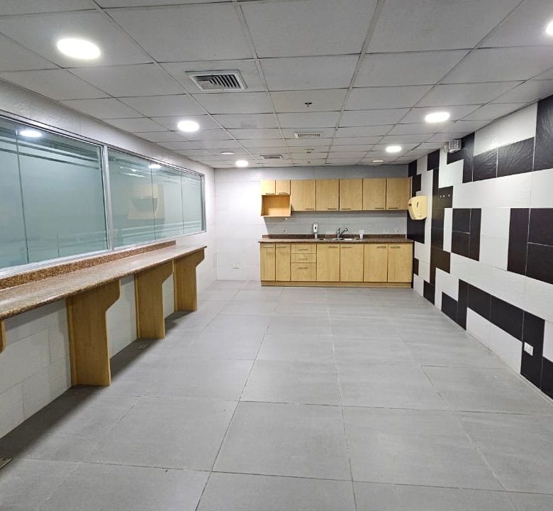 COSTA DEL ESTE – TORRE COMERCIAL PREMIUM: OFICINA DE 340M2 EN GRIS O TERMINADA