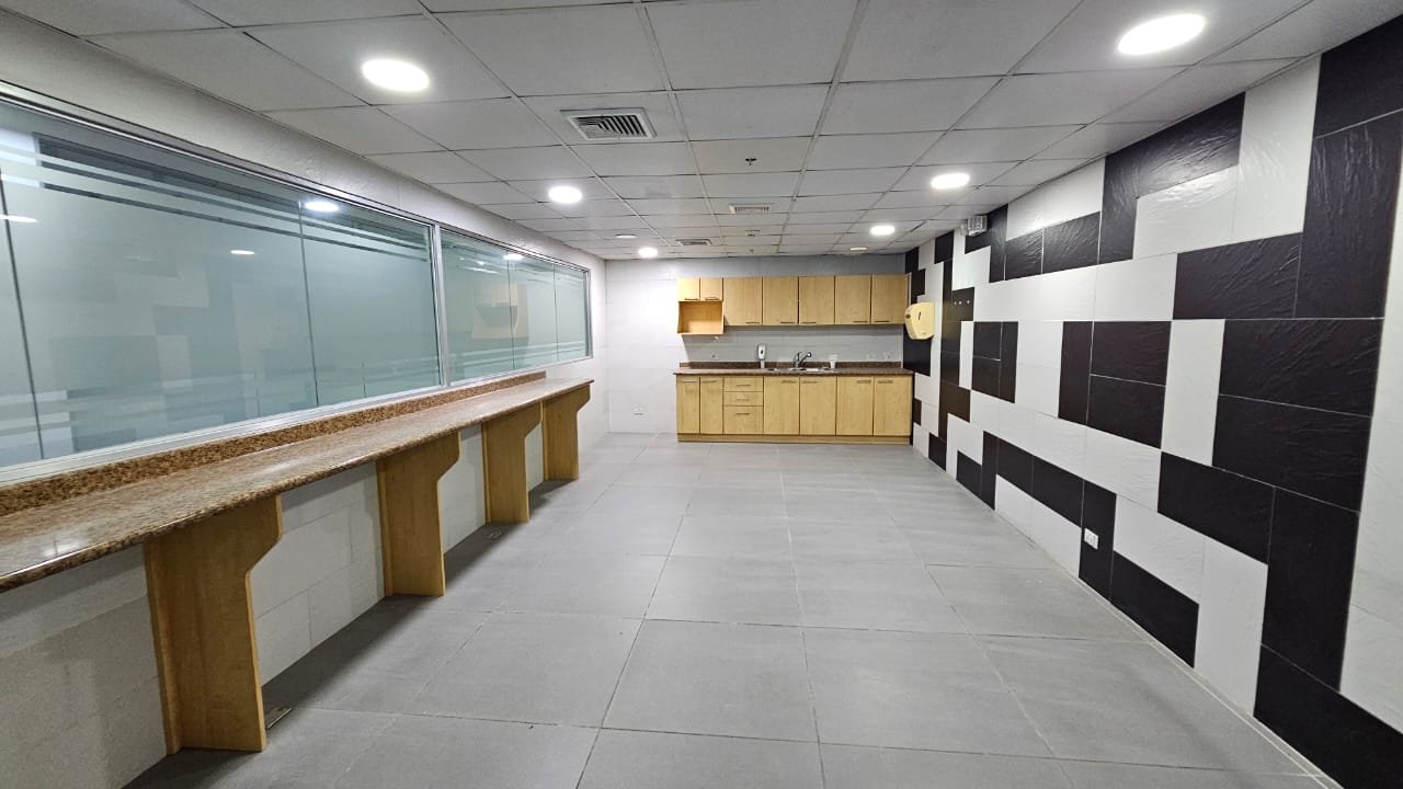 COSTA DEL ESTE – TORRE COMERCIAL PREMIUM: OFICINA DE 340M2 EN GRIS O TERMINADA