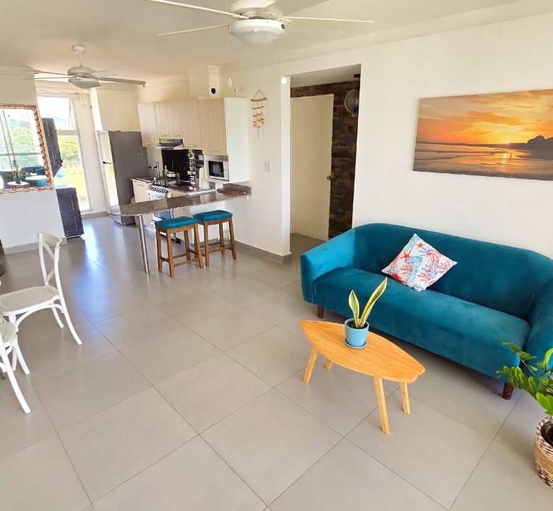 Apartamento de Playa Punta Barco: Amoblado, cercano a frente de playa