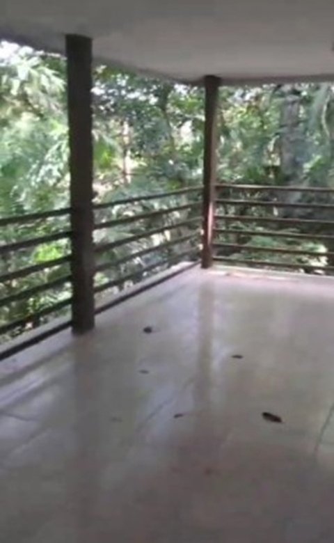 En La Falda del Cerro Ancon, con Seguridad 24/7: Casa Adosada, 3 Niveles, Bosque