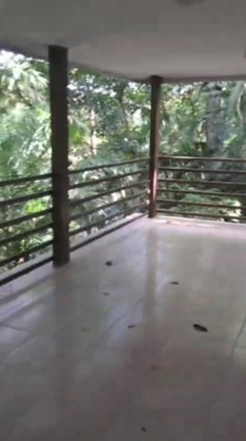 En La Falda del Cerro Ancon, con Seguridad 24/7: Casa Adosada, 3 Niveles, Bosque