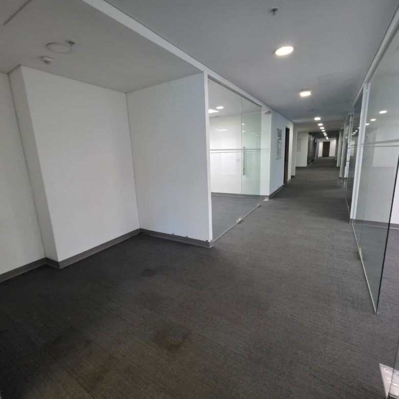 COSTA DEL ESTE – TORRE COMERCIAL PREMIUM: OFICINA DE 1480M2 ALQUILADA