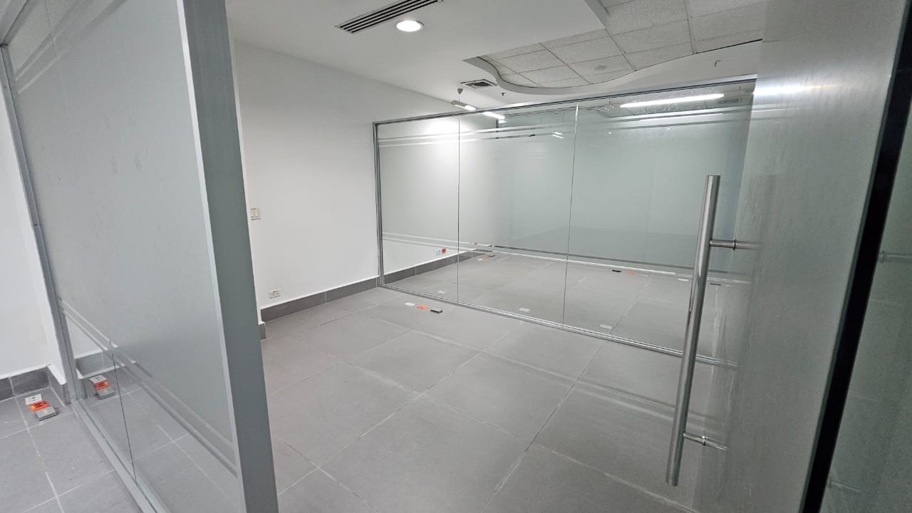 COSTA DEL ESTE – TORRE COMERCIAL PREMIUM: OFICINA DE 340M2 EN GRIS O TERMINADA