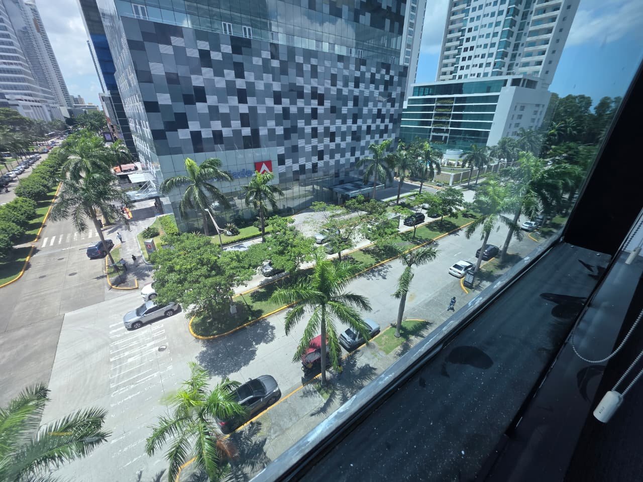 COSTA DEL ESTE – TORRE COMERCIAL PREMIUM: OFICINA DE 1480M2 ALQUILADA