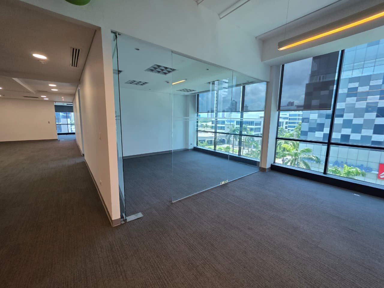 COSTA DEL ESTE – TORRE COMERCIAL PREMIUM: OFICINA DE 1480M2 ALQUILADA