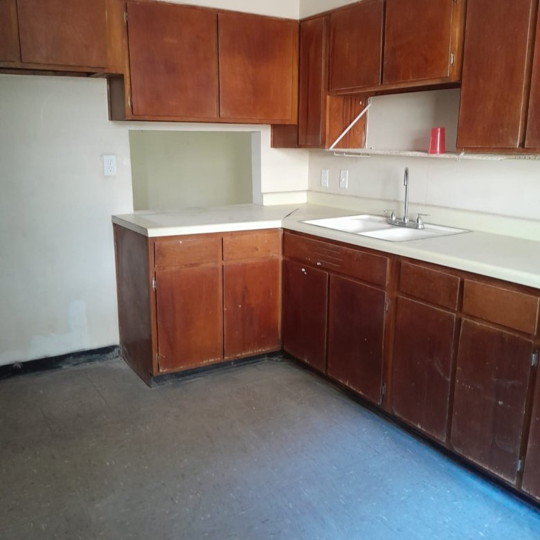 En La Falda del Cerro Ancon, con Seguridad 24/7: Casa Adosada, 3 Niveles, Bosque