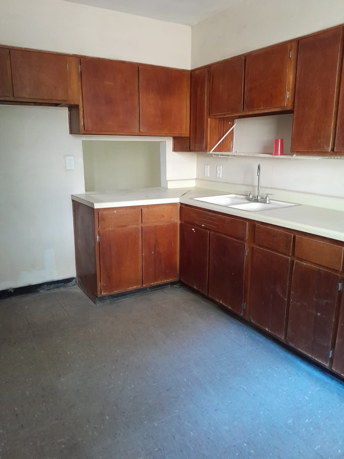 En La Falda del Cerro Ancon, con Seguridad 24/7: Casa Adosada, 3 Niveles, Bosque