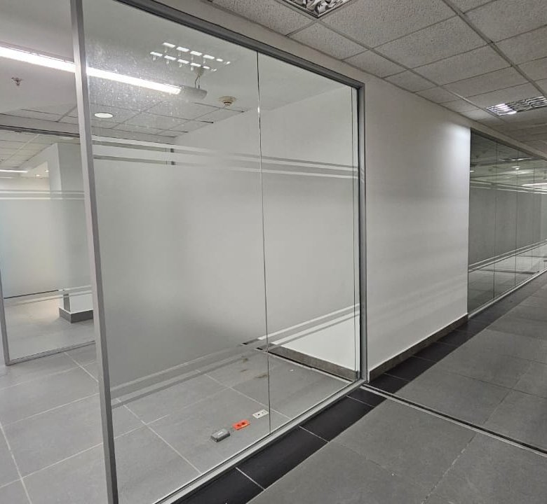 COSTA DEL ESTE – TORRE COMERCIAL PREMIUM: OFICINA DE 340M2 EN GRIS O TERMINADA
