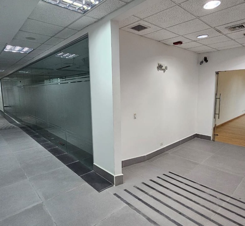 COSTA DEL ESTE – TORRE COMERCIAL PREMIUM: OFICINA DE 340M2 EN GRIS O TERMINADA