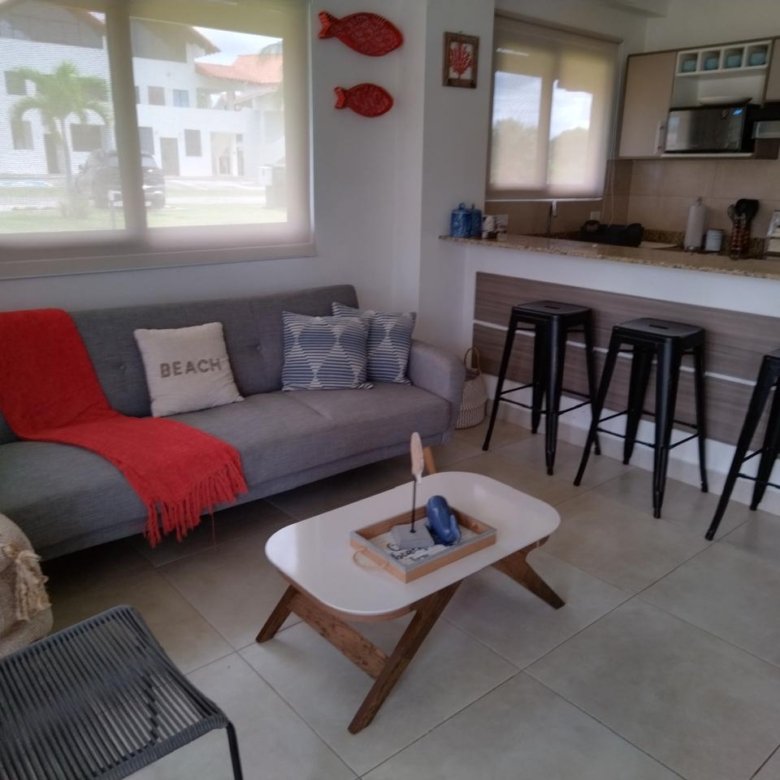 Playa Coronado: Apartamento de Planta Baja con Jardín, Amoblado en Residencial Cerrado