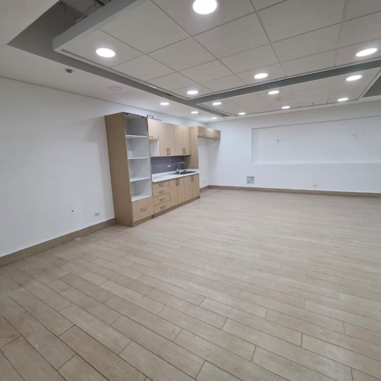 COSTA DEL ESTE – TORRE COMERCIAL PREMIUM: OFICINA DE 1480M2 ALQUILADA