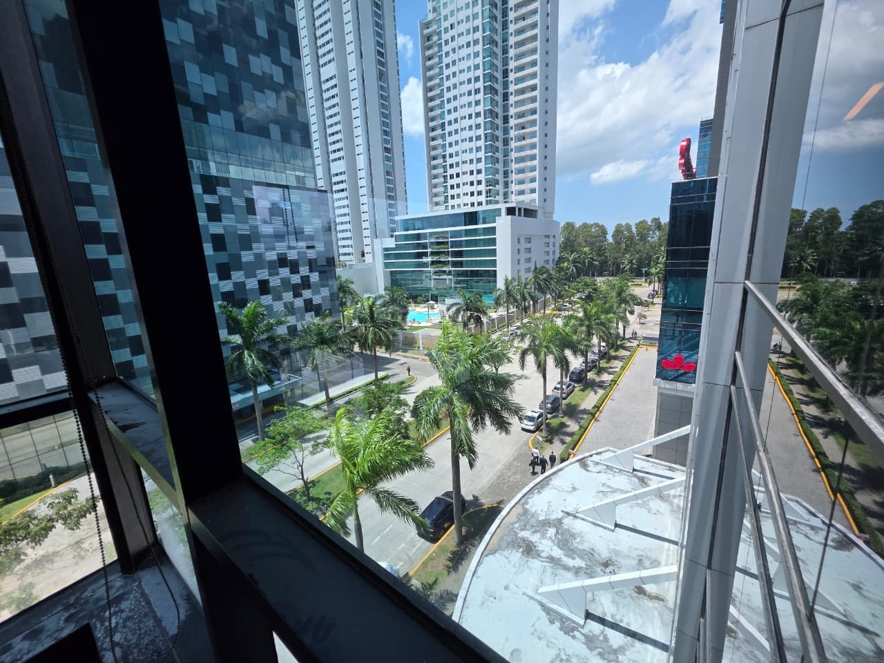 COSTA DEL ESTE – TORRE COMERCIAL PREMIUM: OFICINA DE 1480M2 ALQUILADA