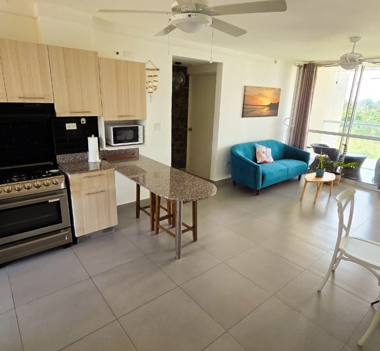 Apartamento de Playa Punta Barco: Amoblado, cercano a frente de playa