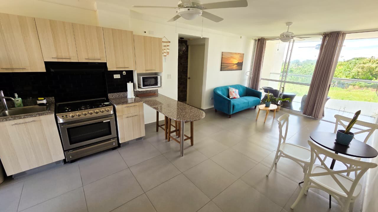 Apartamento de Playa Punta Barco: Amoblado, cercano a frente de playa