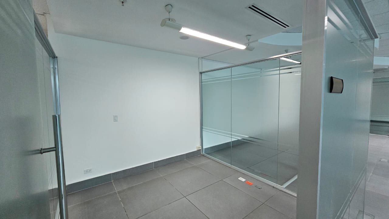 COSTA DEL ESTE – TORRE COMERCIAL PREMIUM: OFICINA DE 340M2 EN GRIS O TERMINADA
