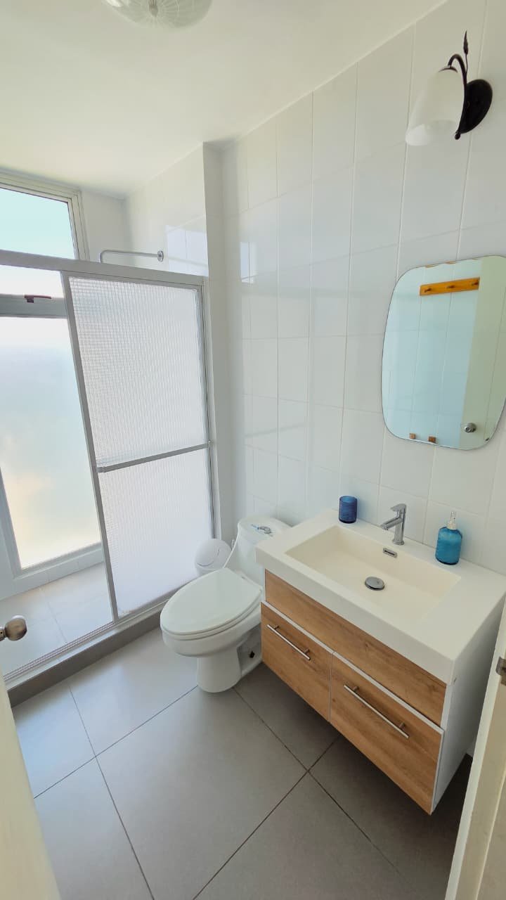 Apartamento de Playa Punta Barco: Amoblado, cercano a frente de playa