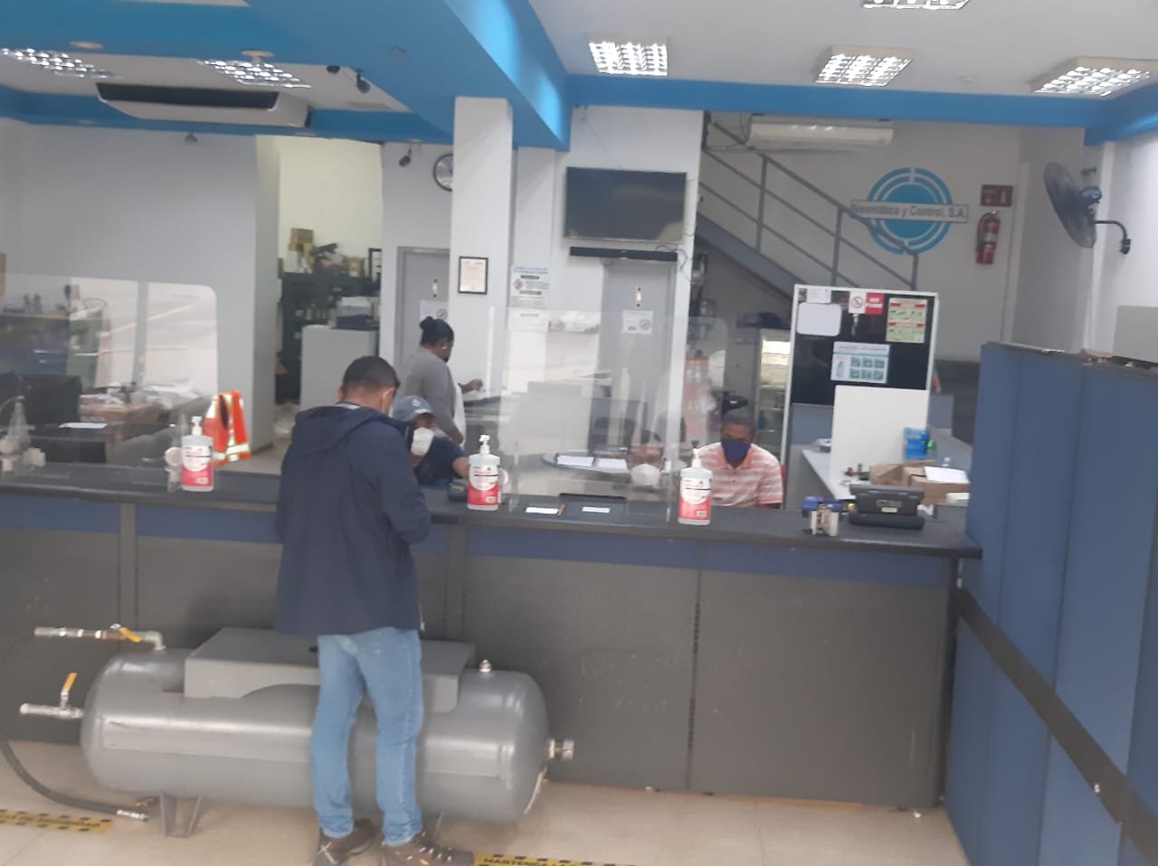 Posicione Su Negocio – Tumba Muerto: Planta Baja, Plaza con Seguridad 24hrs