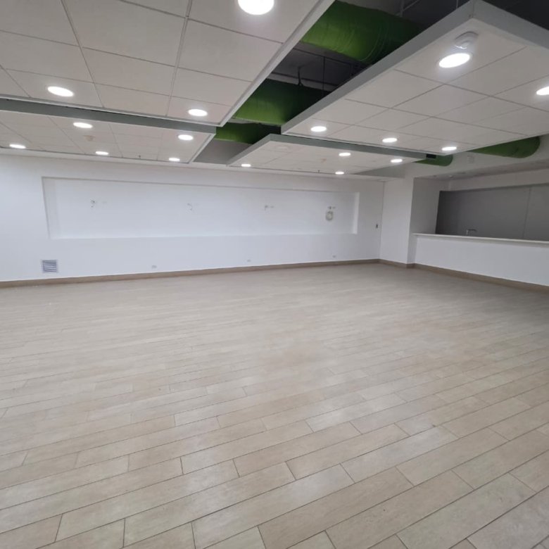 COSTA DEL ESTE – TORRE COMERCIAL PREMIUM: OFICINA DE 1480M2 ALQUILADA