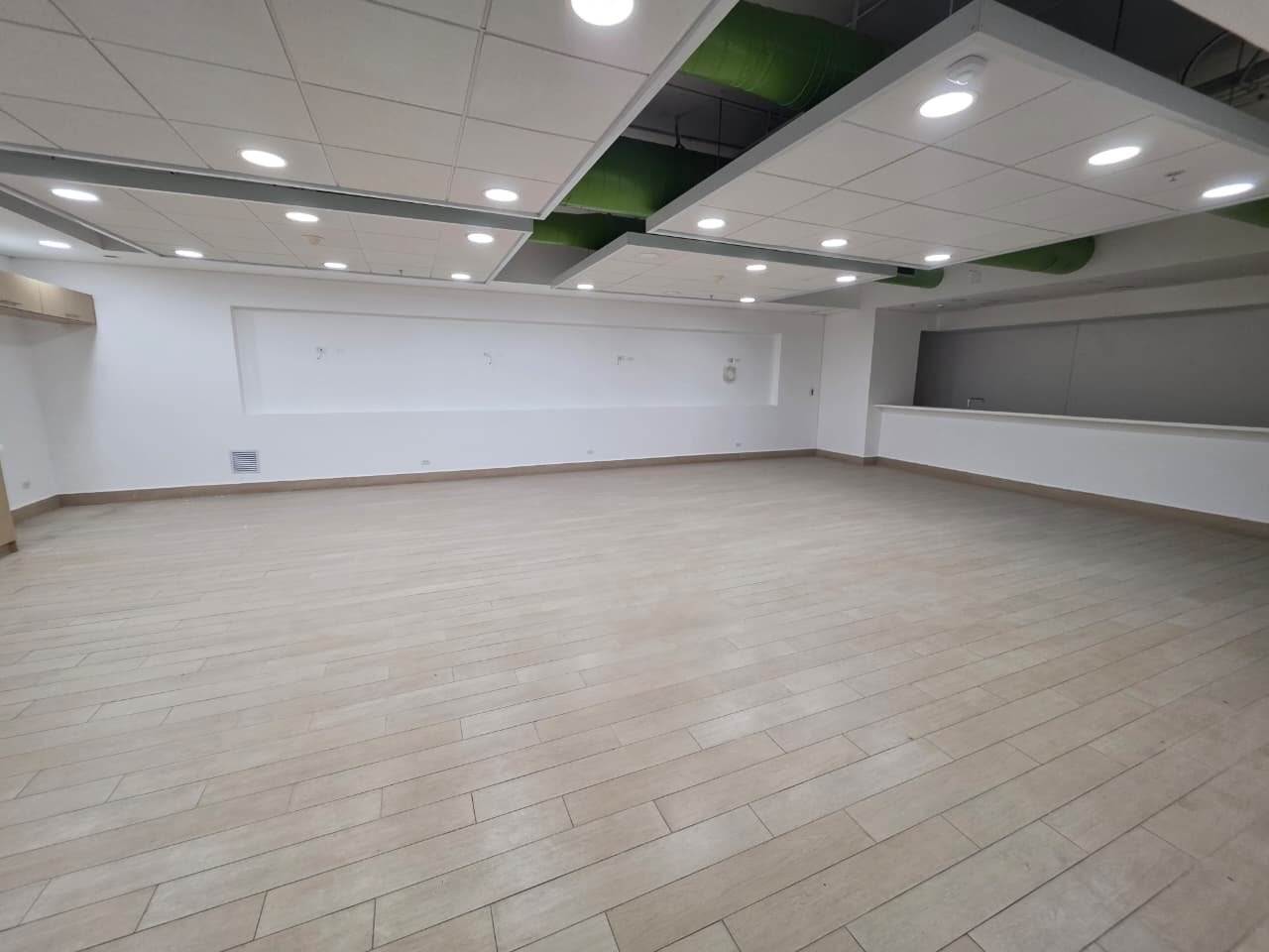 COSTA DEL ESTE – TORRE COMERCIAL PREMIUM: OFICINA DE 1480M2 ALQUILADA