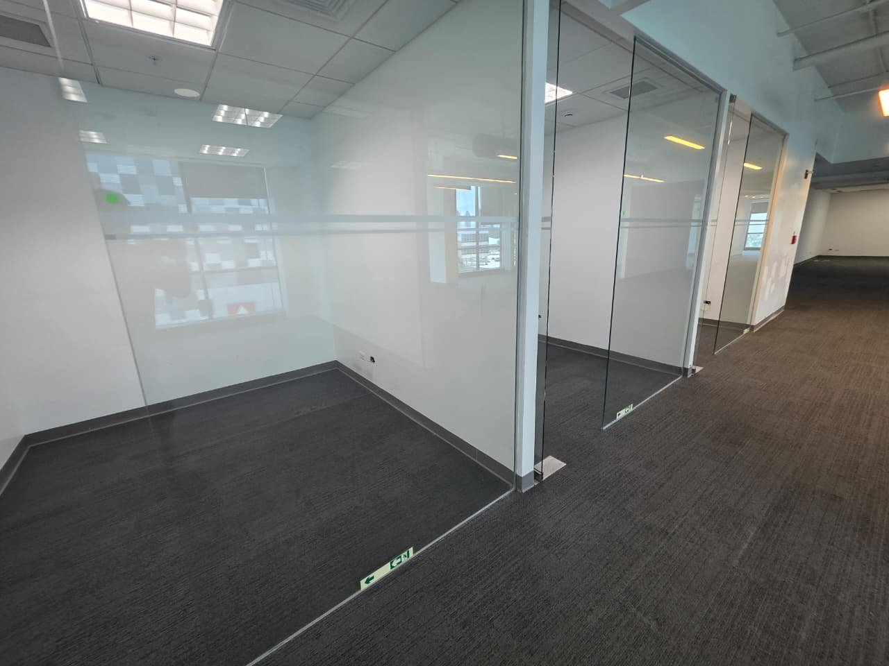 COSTA DEL ESTE – TORRE COMERCIAL PREMIUM: OFICINA DE 1480M2 ALQUILADA