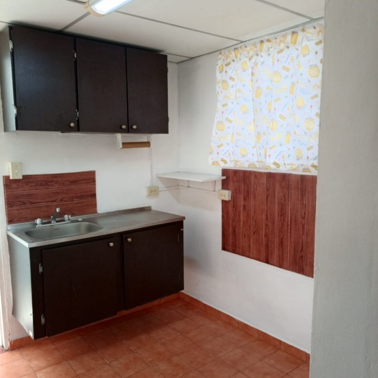 Cerro Viento: Apartamento de Planta Baja, con Patio