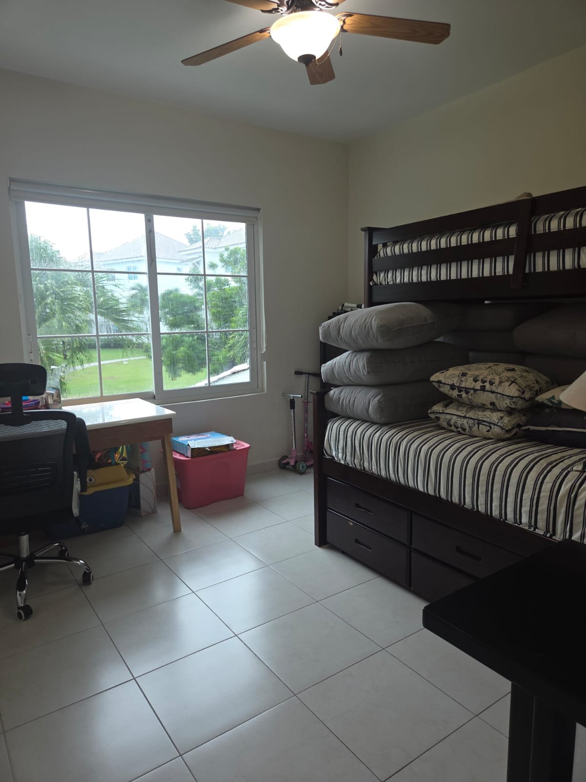 Playa Santa Clara, Bijao Frente a Campo de Golf y vista al Lago: Apartamento Amoblado de 3 habitaciones