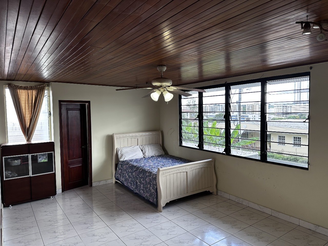 El Dorado / Betania: Town Home con Piscina y Paneles Solares, 3 Recámaras