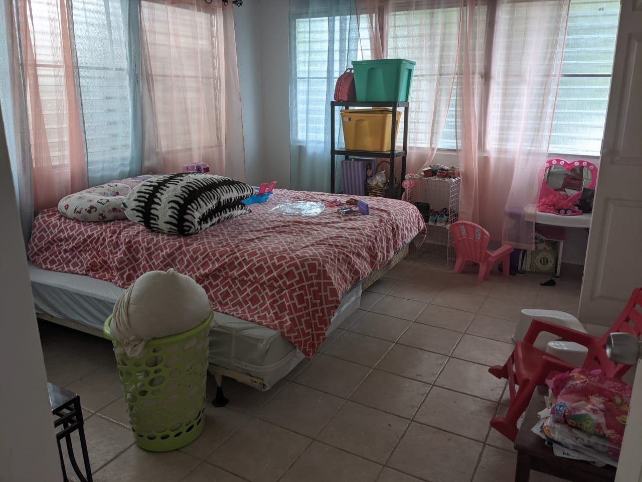 El Dorado – Betania: Casa Cercada, de 4 Recamaras, 4 Baños, 1 Nivel