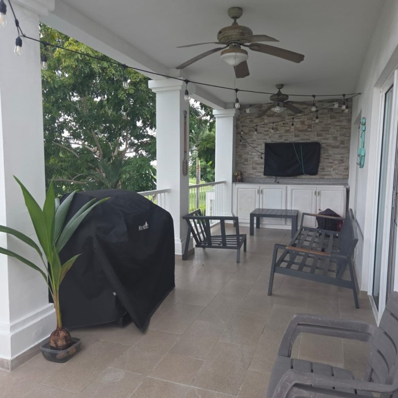Playa Santa Clara, Bijao Frente a Campo de Golf y vista al Lago: Apartamento Amoblado de 3 habitaciones