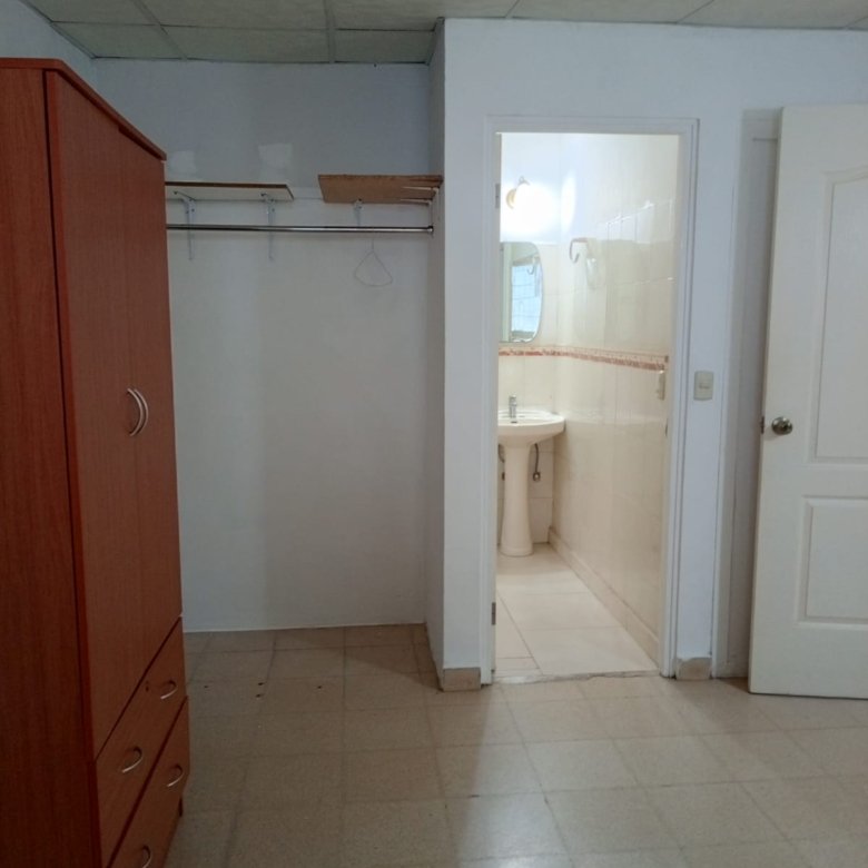 Cerro Viento: Apartamento de Planta Baja, con Patio