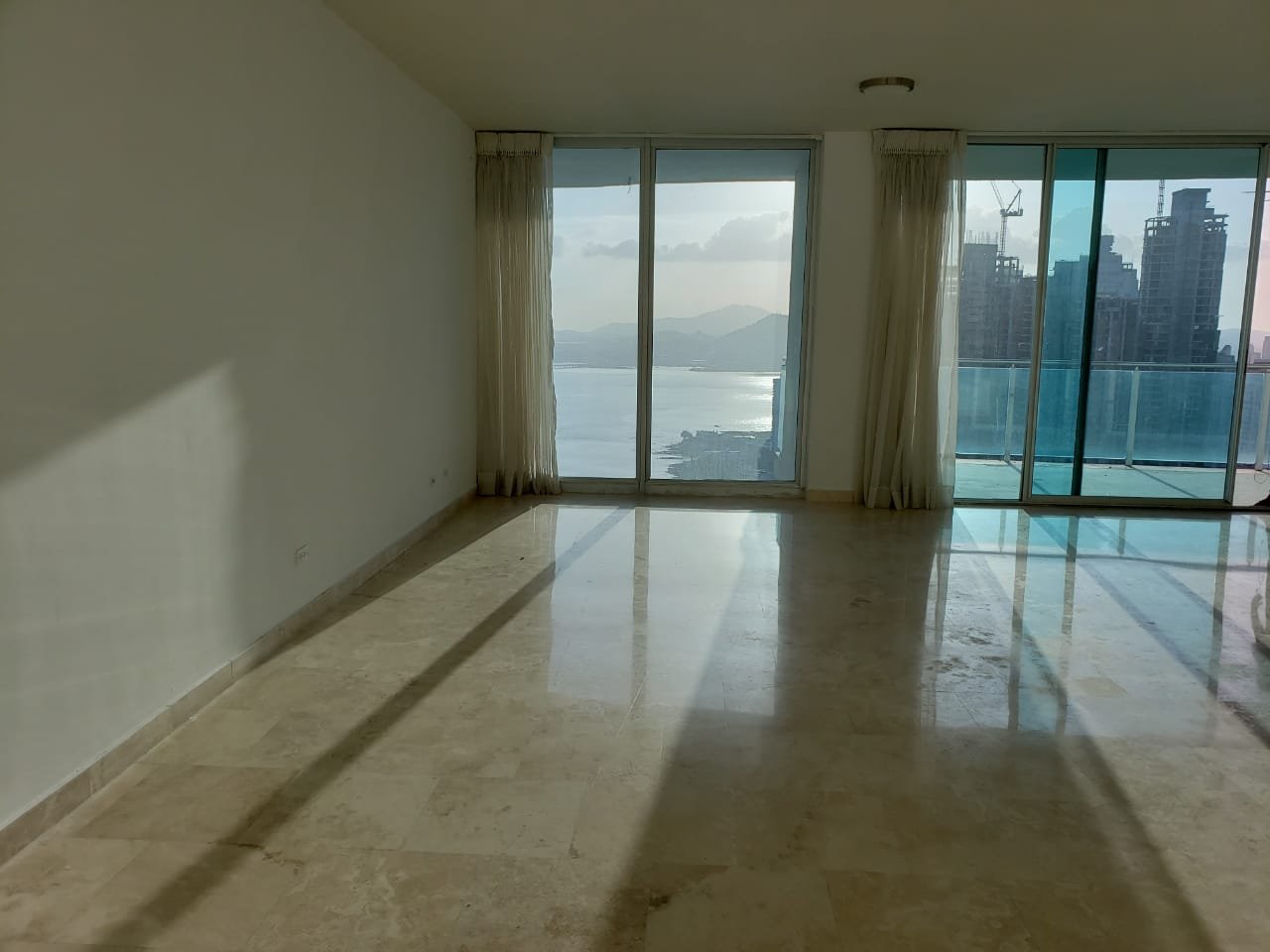 Punta Pacifica, Vista al Mar: Aquamare, Torre de Lujo, Apartamento de 3 Habitaciones