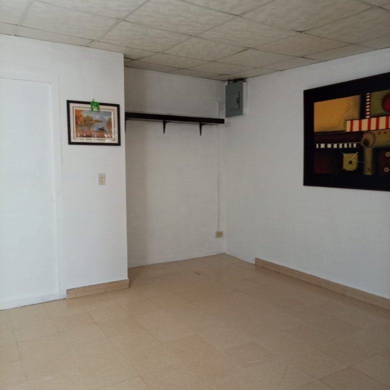 Cerro Viento: Apartamento de Planta Baja, con Patio