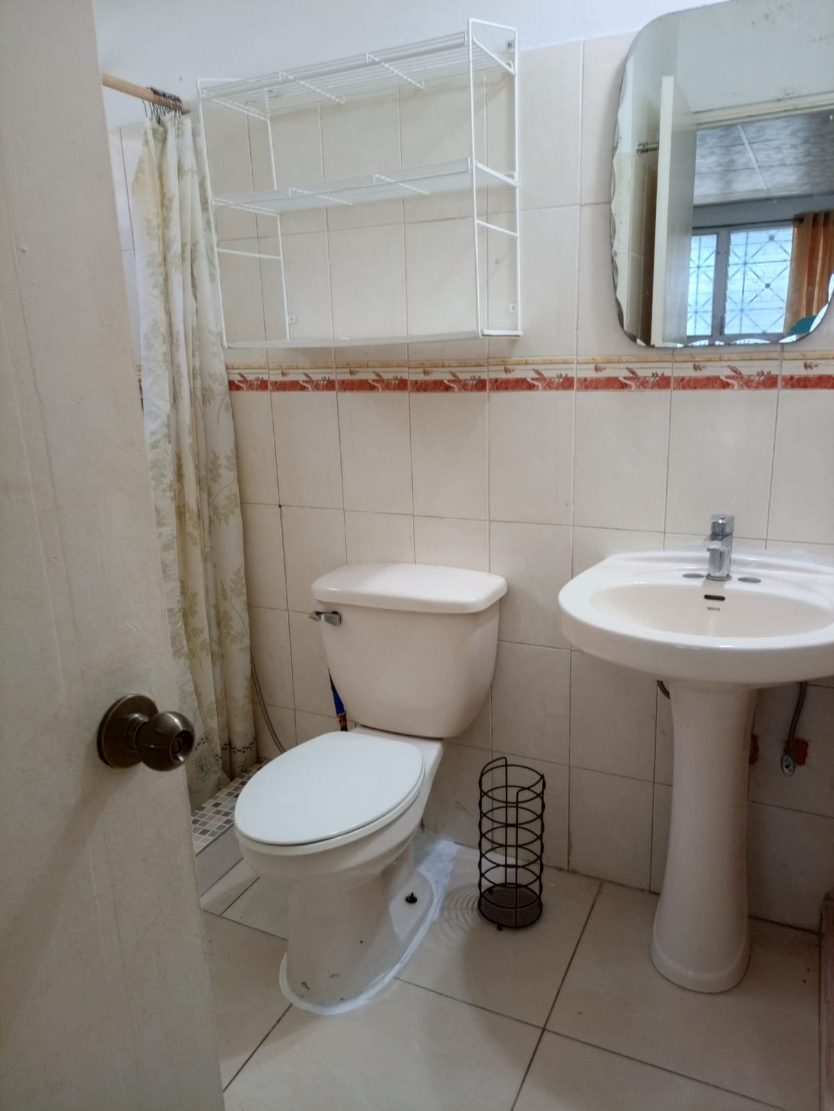 Cerro Viento: Apartamento de Planta Baja, con Patio