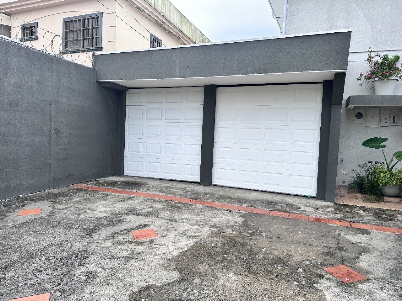 El Dorado / Betania: Town Home con Piscina y Paneles Solares, 3 Recámaras