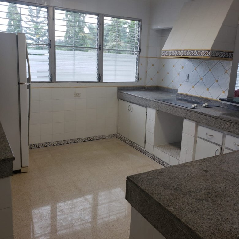 El Dorado – Betania: Casa Cercada, de 4 Recamaras, 4 Baños, 1 Nivel